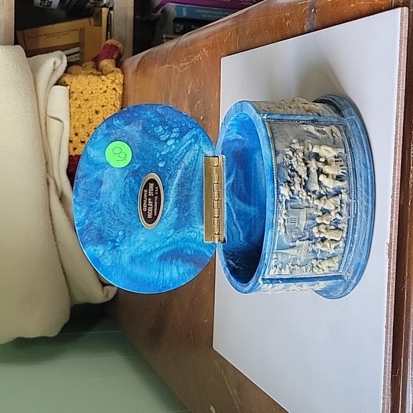 Incolay Stone decorative box - Picture 4 of 8